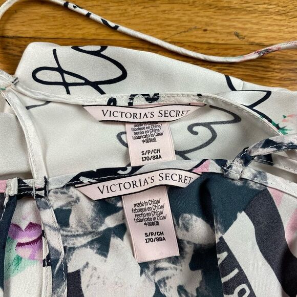 🪦Victoria's Secret Tank Tops Both Size Small Petite Tank Tops - Picture 3 of 9